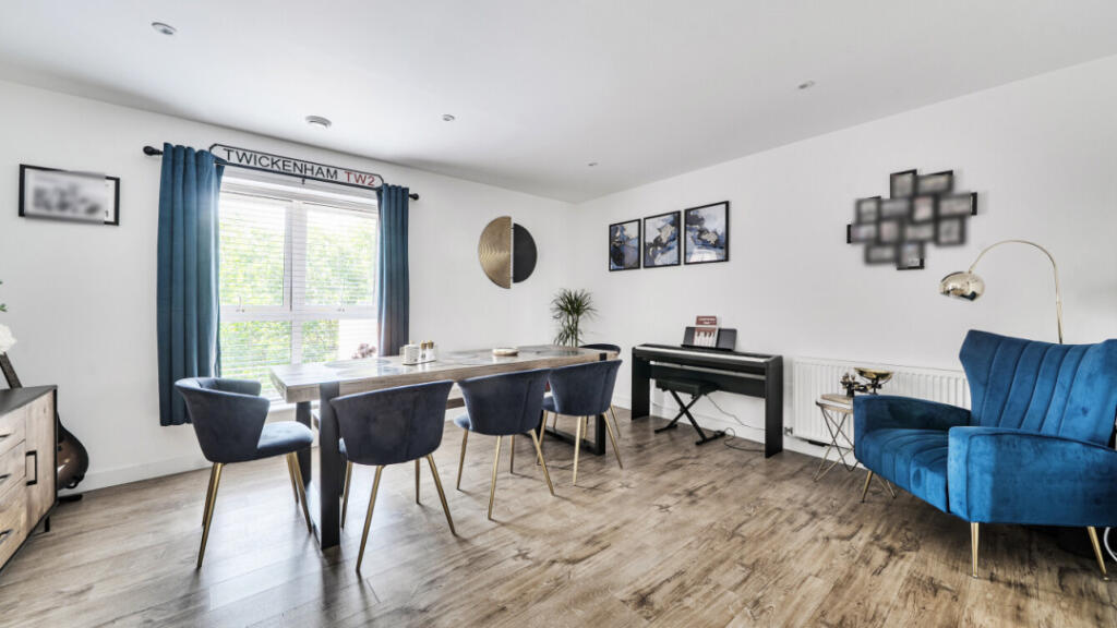 Apartment in Twickenham - View 5