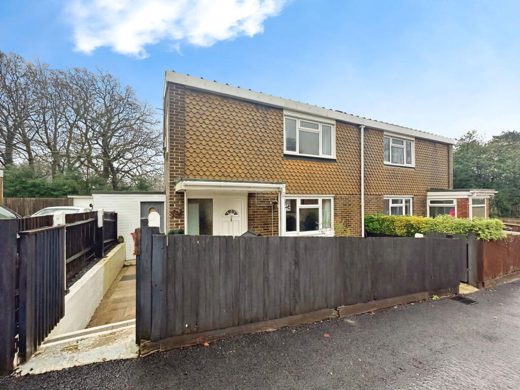 Main image of property: Ambulance House, Beaulieu Road, SO45