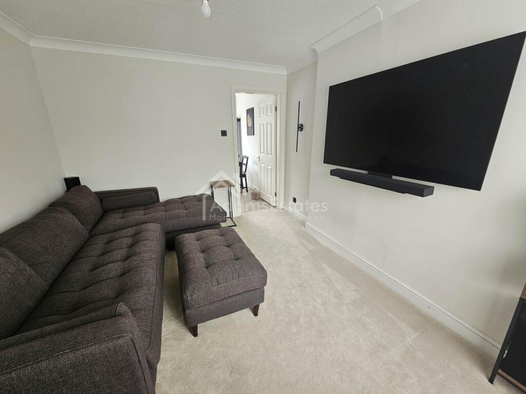 House in Wakefield - View 3