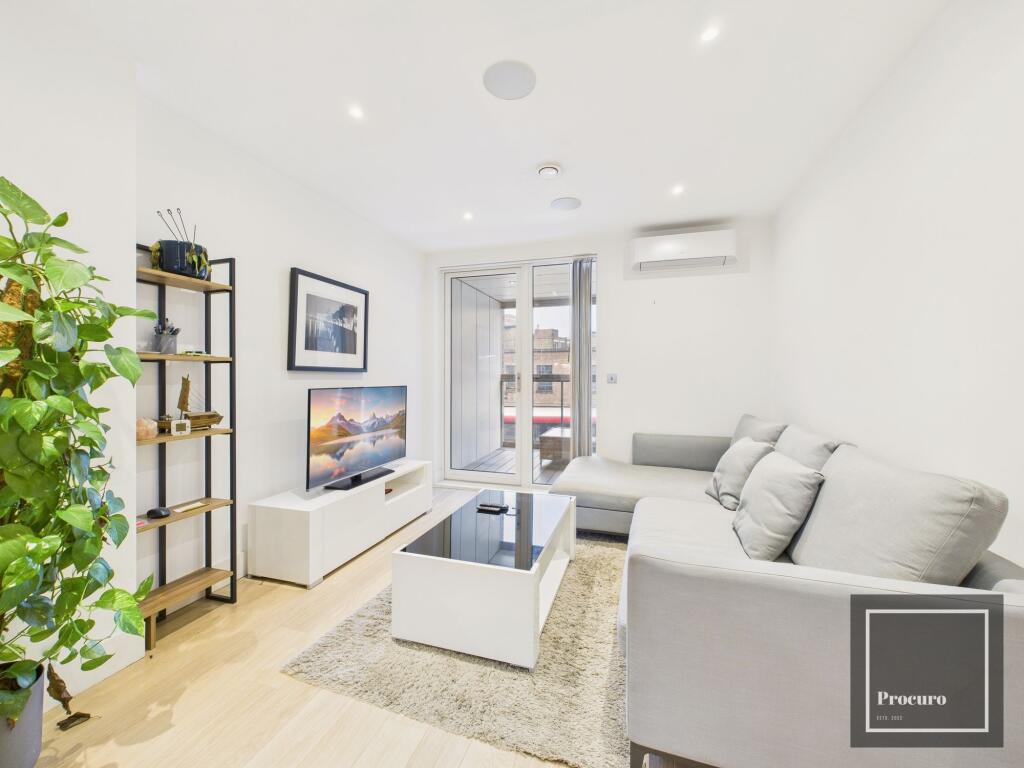 Main image of property: Stockwell Park Walk, London, SW9