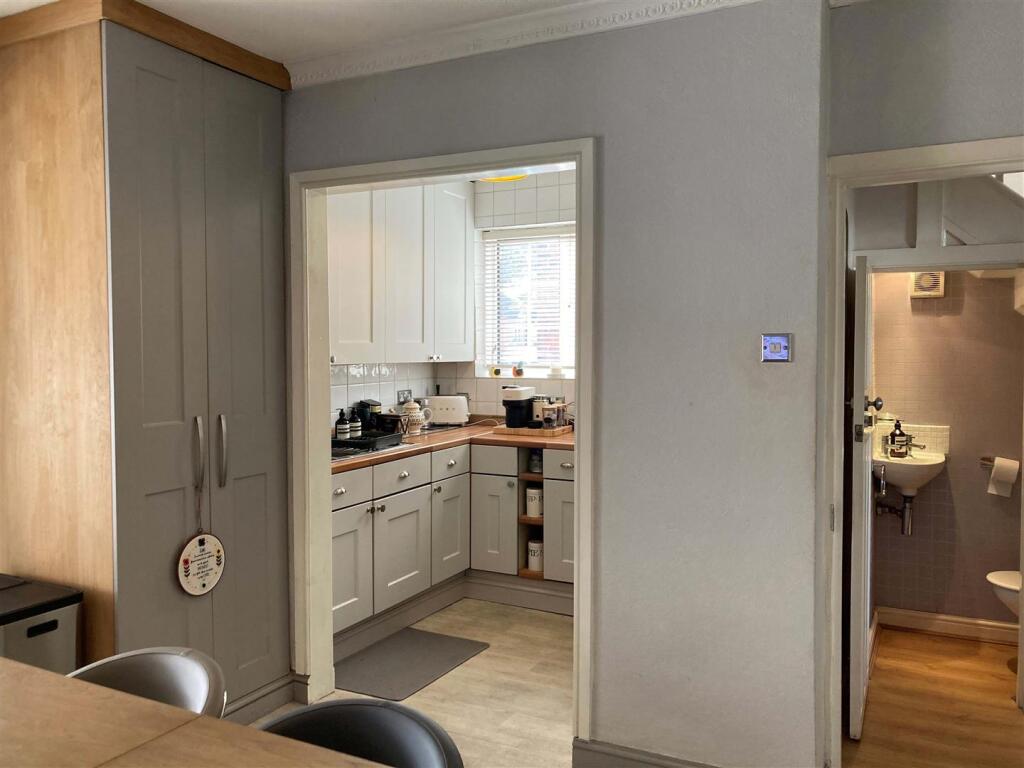 House in London, Twyford - View 3
