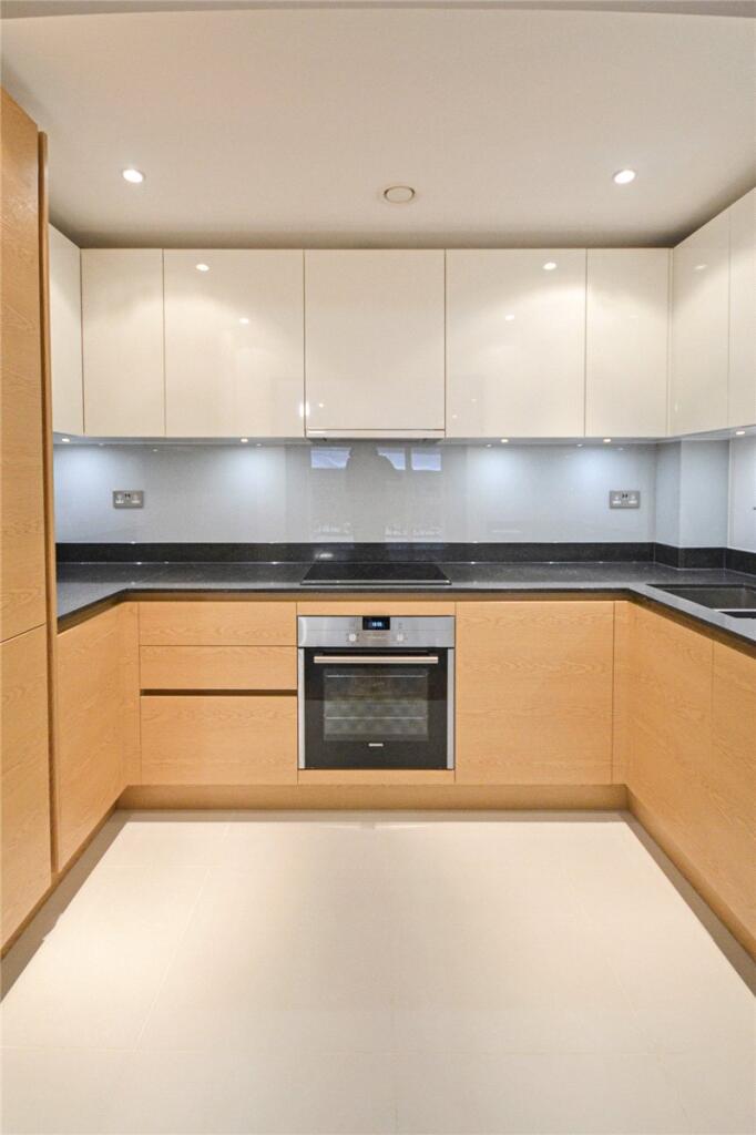 Apartment in Cambridge - View 3