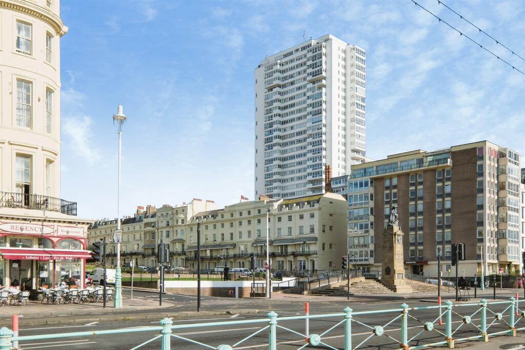 2-bed flat on St. Margarets Place, Brighton, £350,000