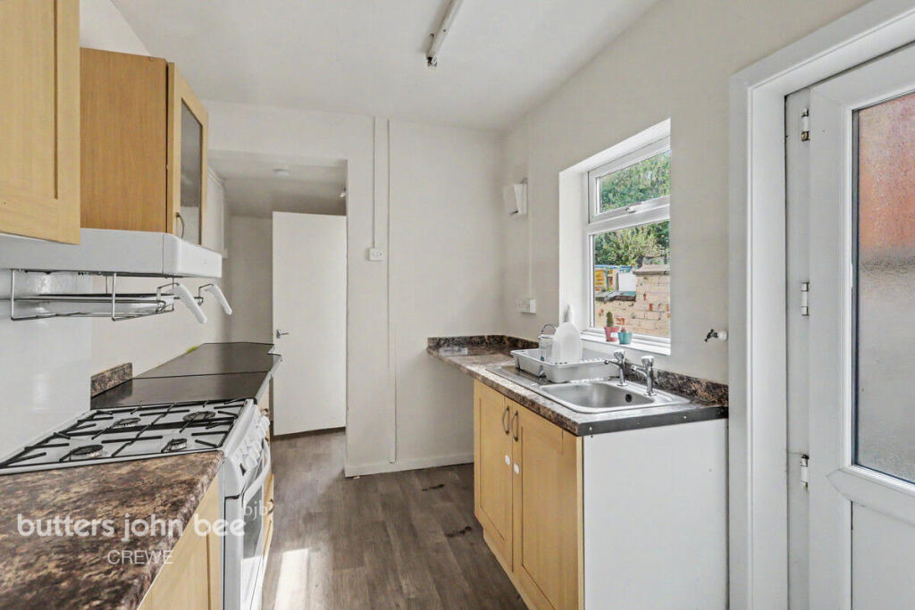 House in Crewe, Coppenhall - More