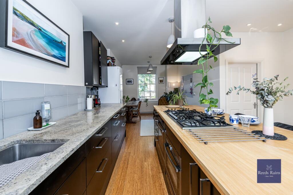 House in London - View 2