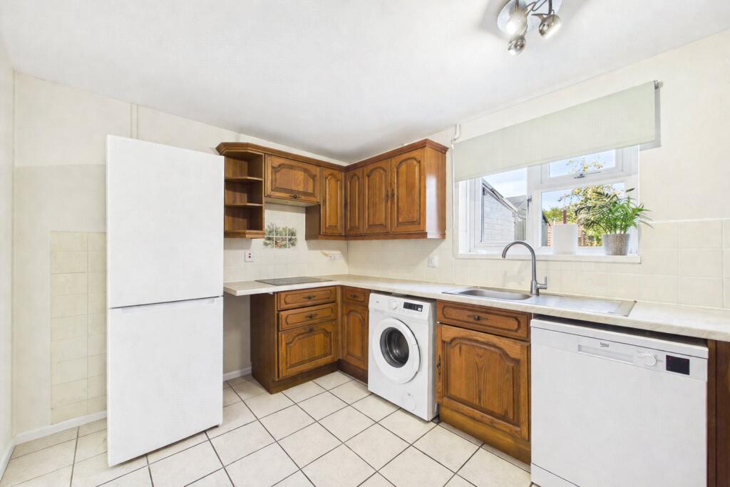 Wye Close, Tilehurst, Reading, Berkshire, RG30 photo 4