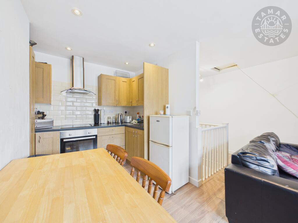 Apartment in Plymouth - More