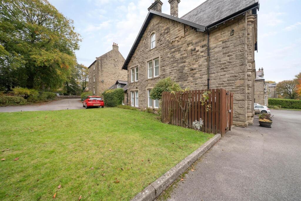 St. Johns Road, Buxton photo 4