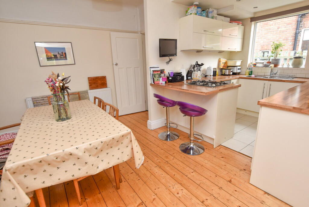 House in Bromborough, Heathfield - View 3