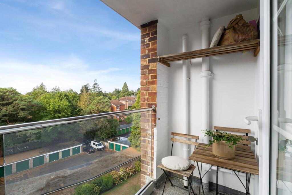 Apartment in Bournemouth - More