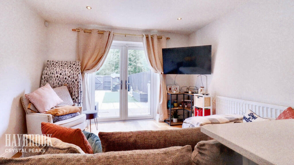 3-bed terraced on Staveley Road, poolsbrook, £180,000