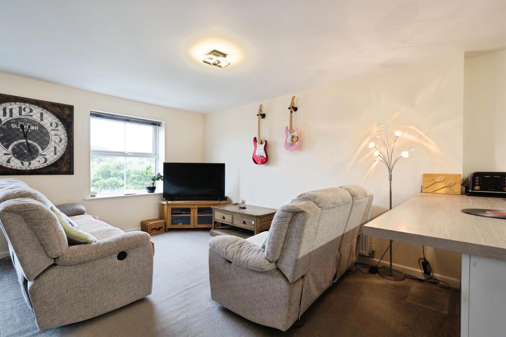 Apartment in Durrington, Wiltshire - View 3