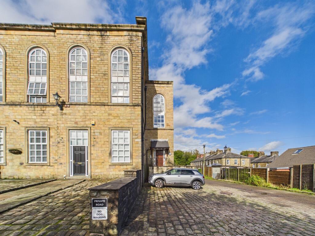 Apartment in Bolton, Greater Manchester - View 5
