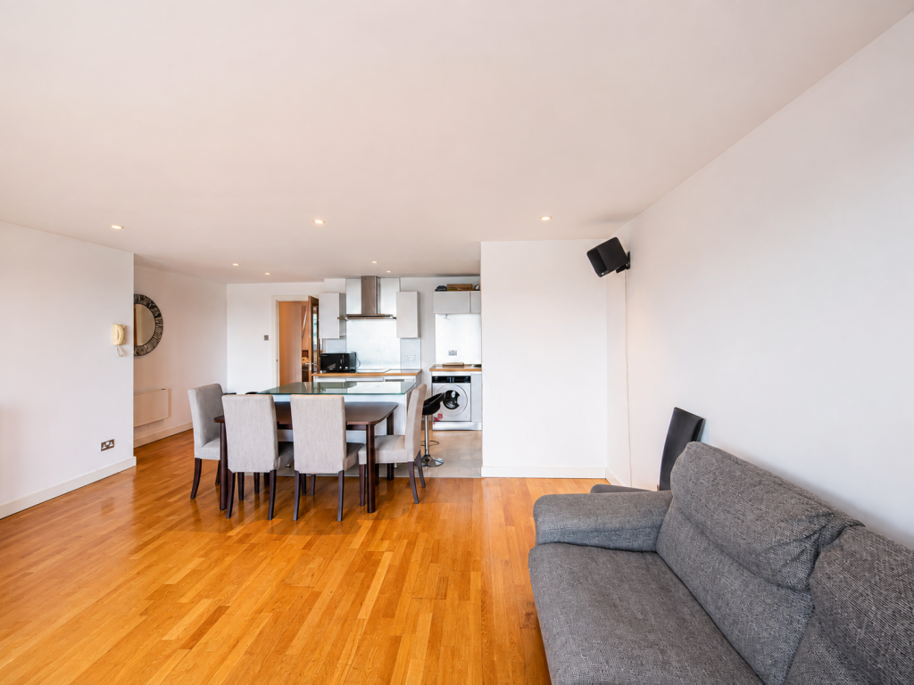 Apartment in Reading - View 3