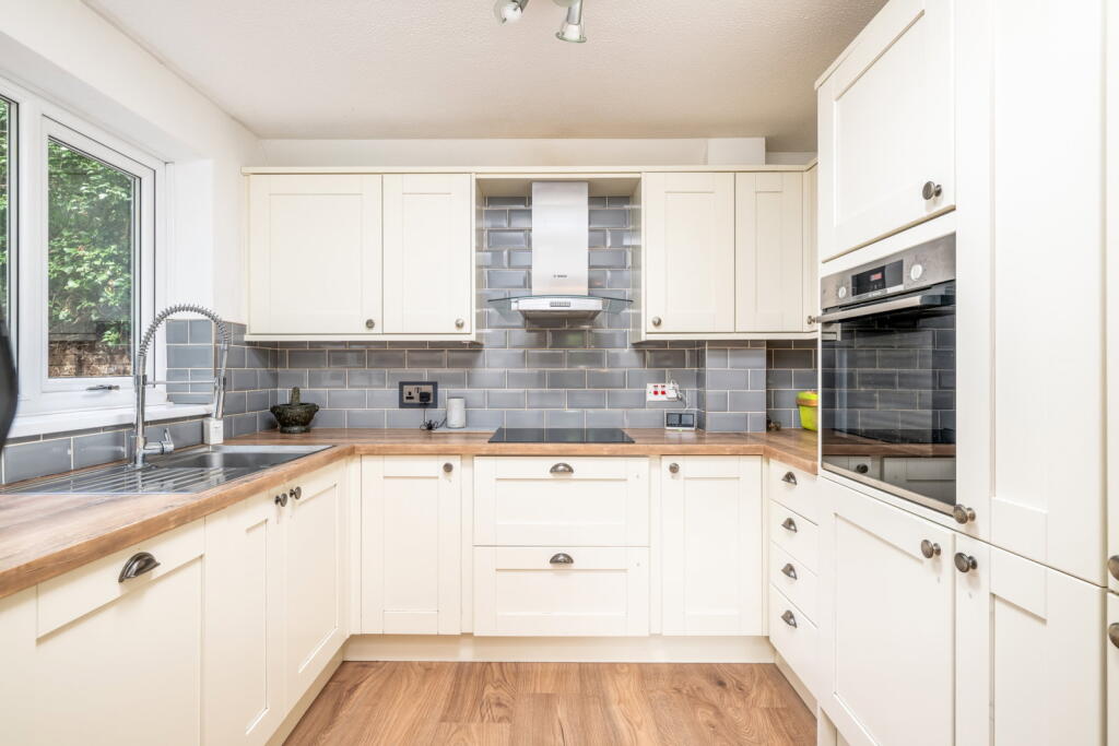 Brinsmead, Frogmore, St. Albans, AL2 2LS photo 3