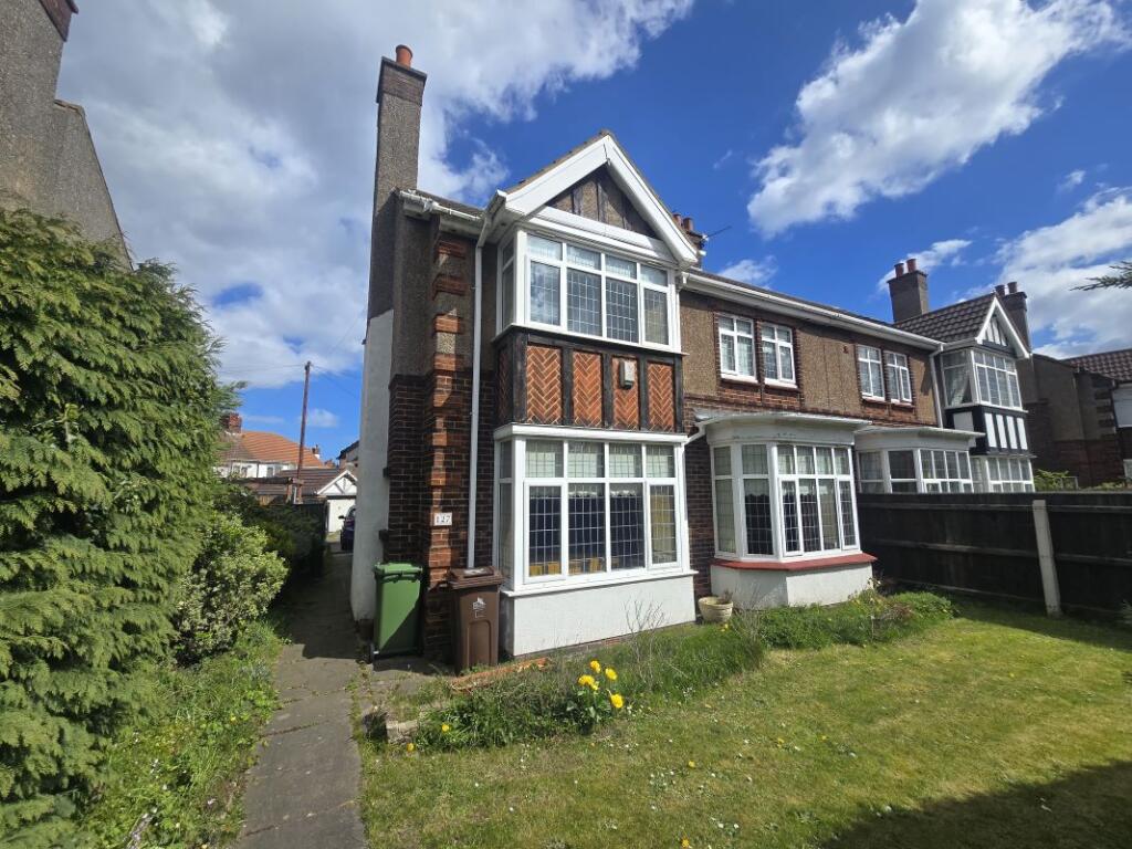 Main image of property: 127 Weelsby Road, Grimsby, South Humberside, DN32 9RZ