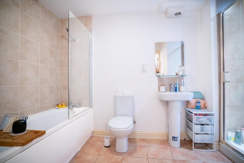 Apartment in London - More