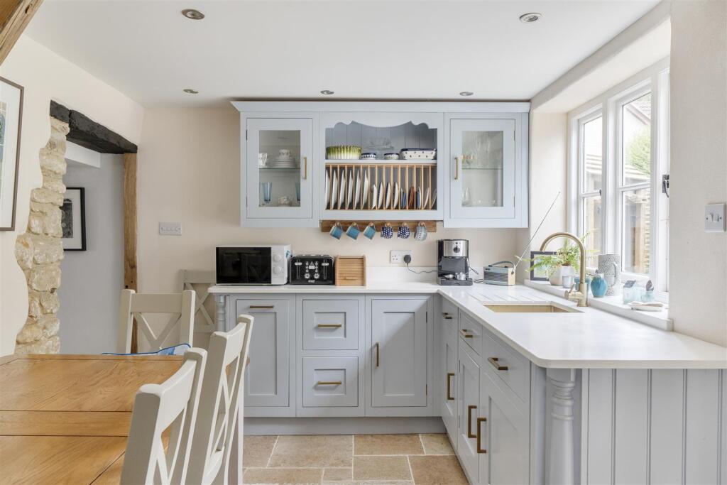 House in Bridport, Dorset - View 5