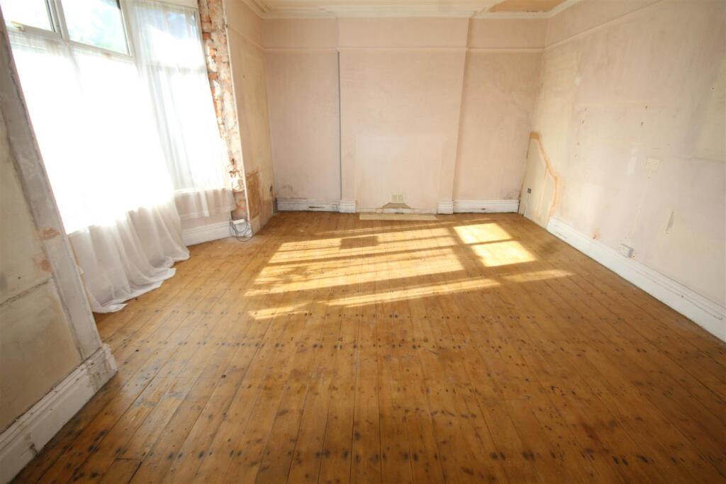 98 Conway Road, Colwyn Bay photo 4