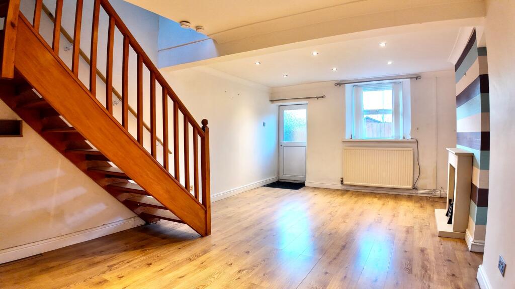 Woodland Terrace, Abercarn, NP11 - More