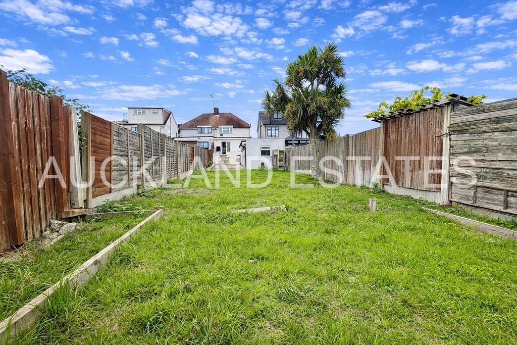 Park Avenue, Potters Bar photo 2