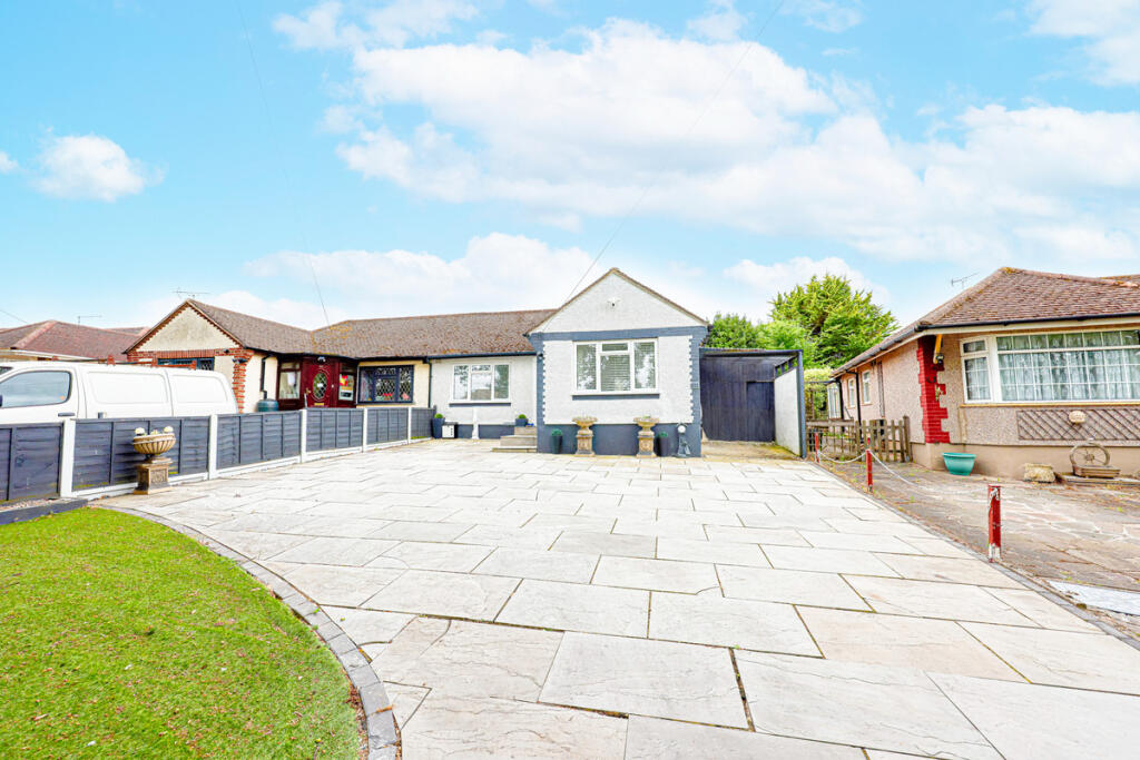 Main image of property: Eastwood Old Road, Leigh-on-Sea, SS9