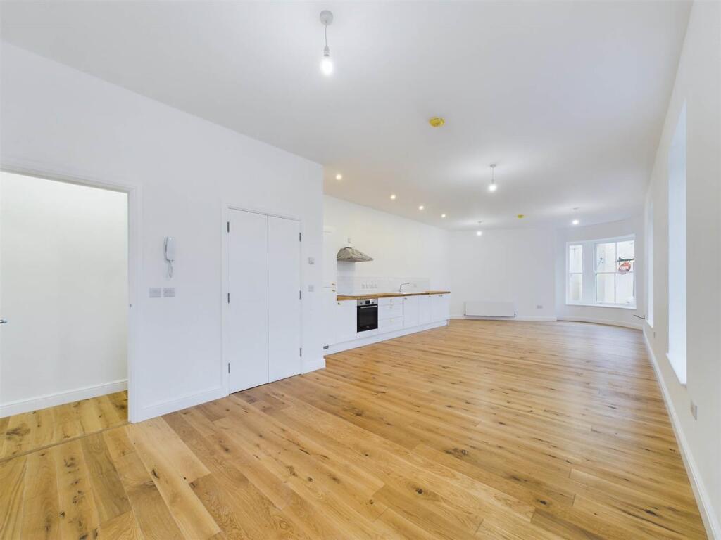 Main image of property: Fore Street, Kingsbridge