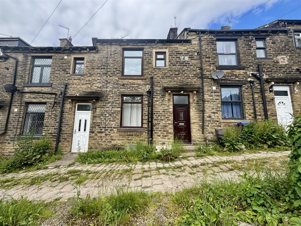 2-bed terraced on Chapel Terrace, Thornton, Bradford, £78,000