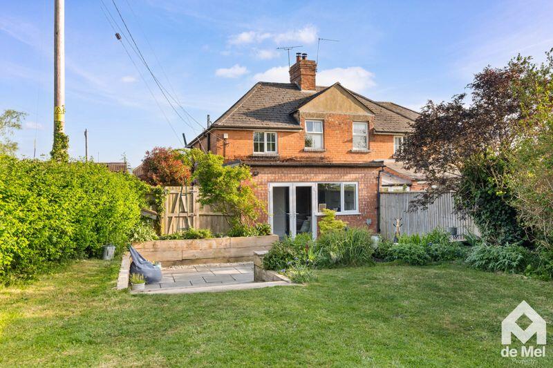 3-bed semi-detached on Newtown, Toddington, Gloucestershire, GL54, £400,000