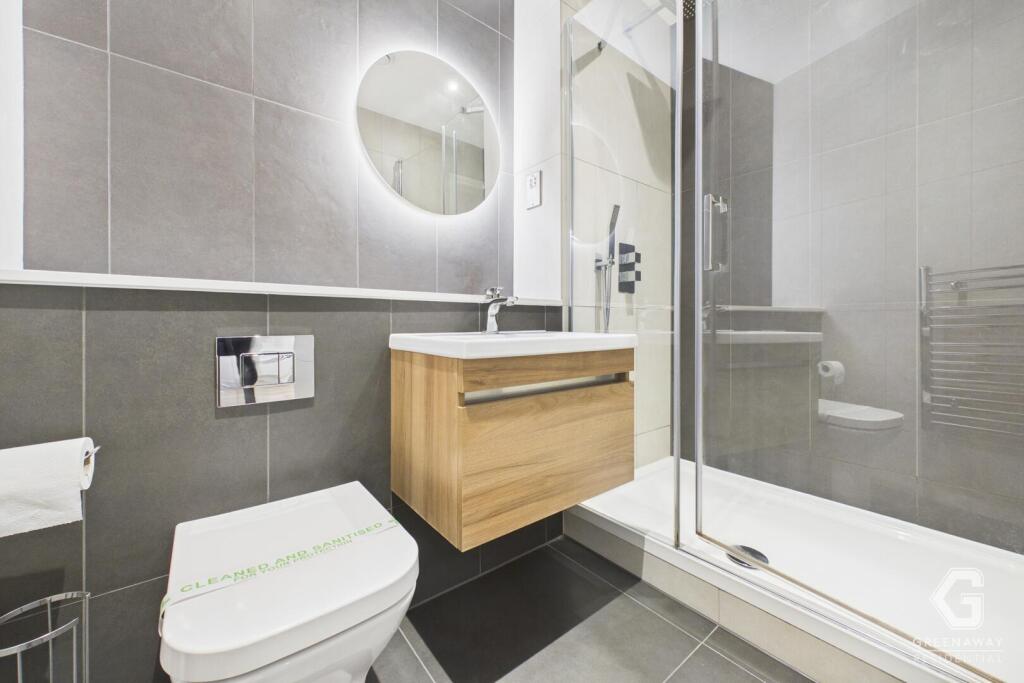 Apartment in Redhill - More