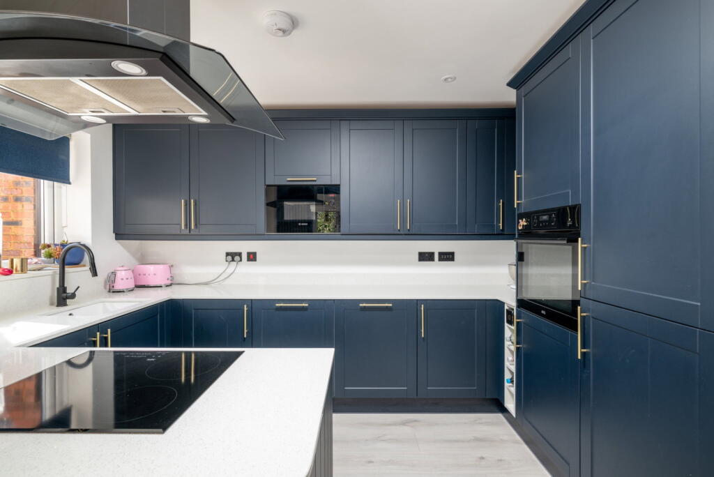 House in Hemel Hempstead - More
