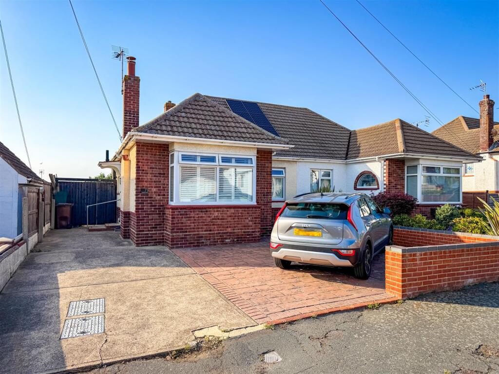 Main image of property: Chelmsford Road, Holland-on-Sea, Essex