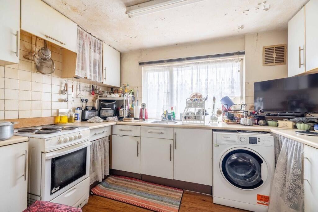 Apartment in Slough, Chalvey - View 4