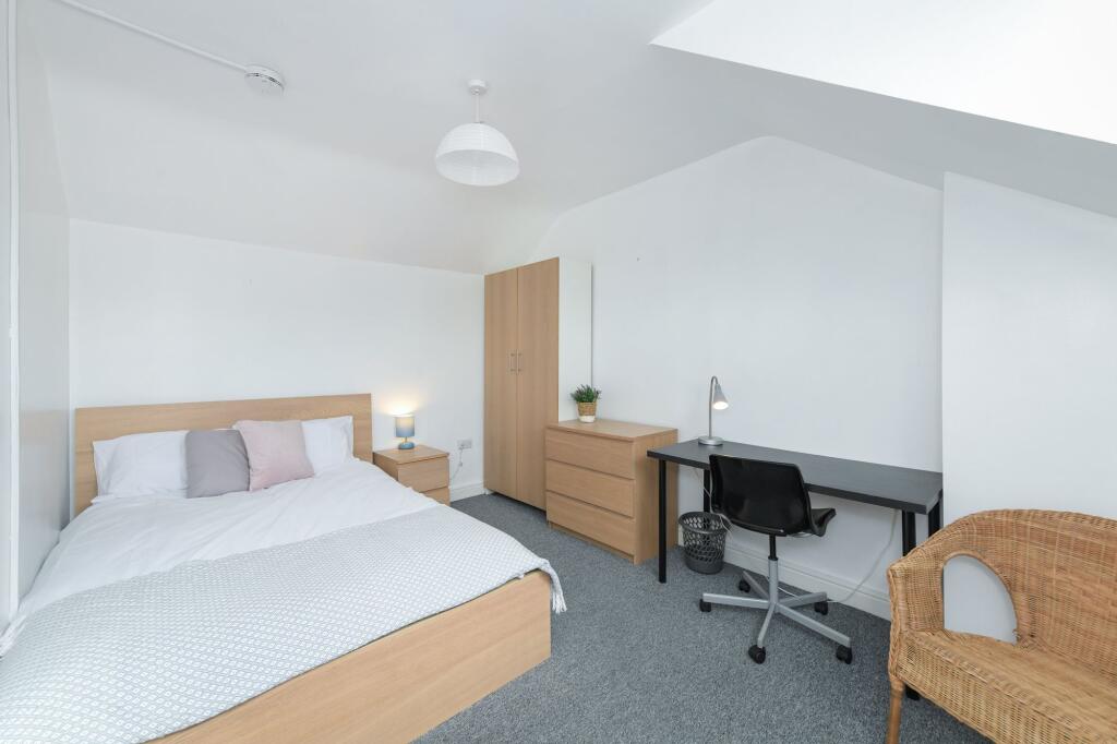 House in Nottingham, Beeston - View 2