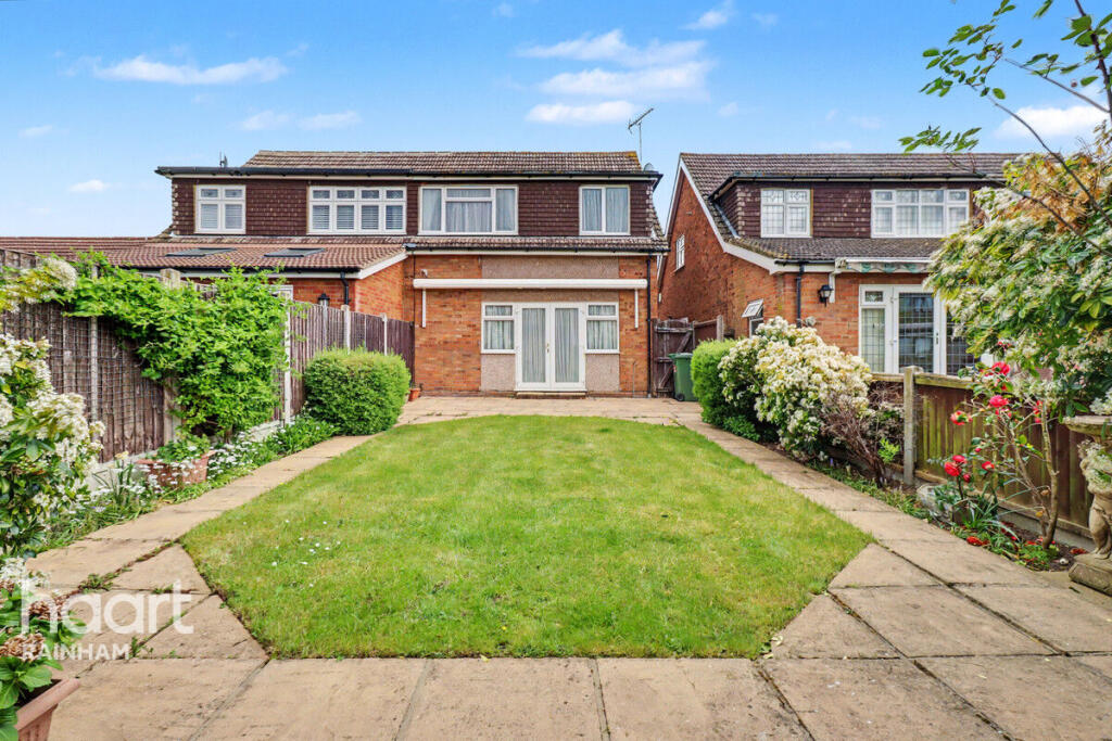 Berwick Road, Rainham photo 4