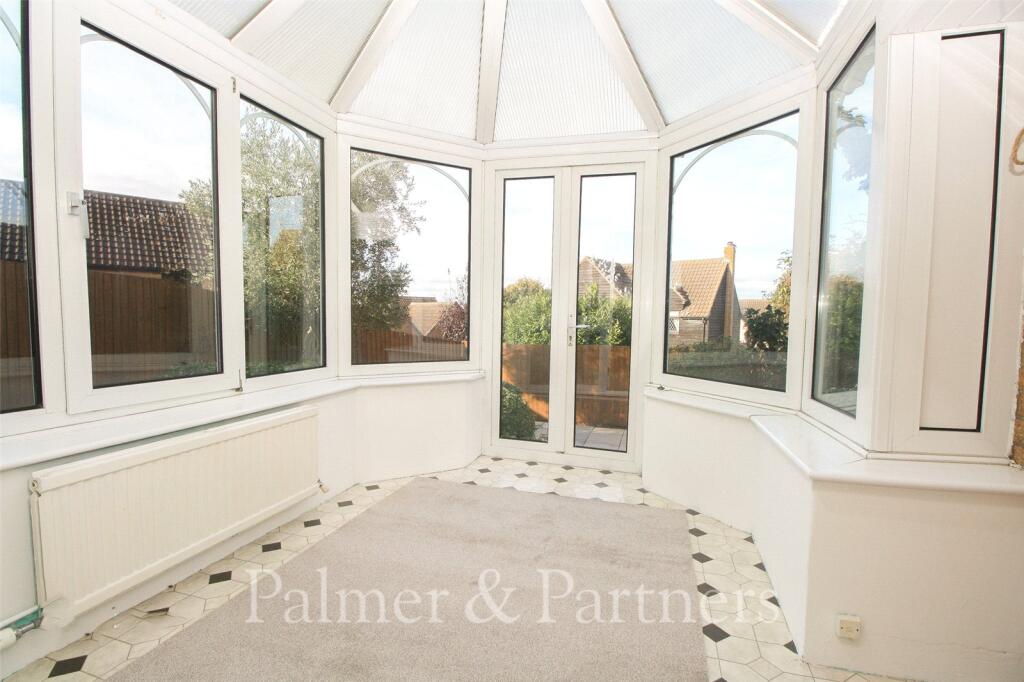 House in Manningtree, Lawford - More