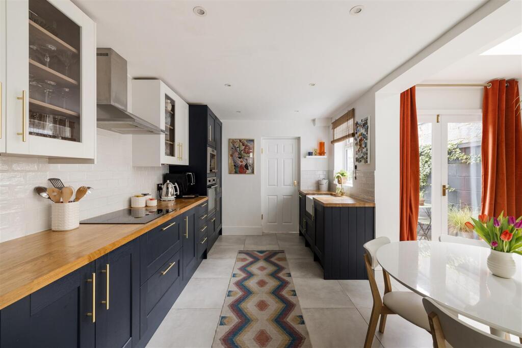House in London, Cann Hall, Leytonstone - View 4