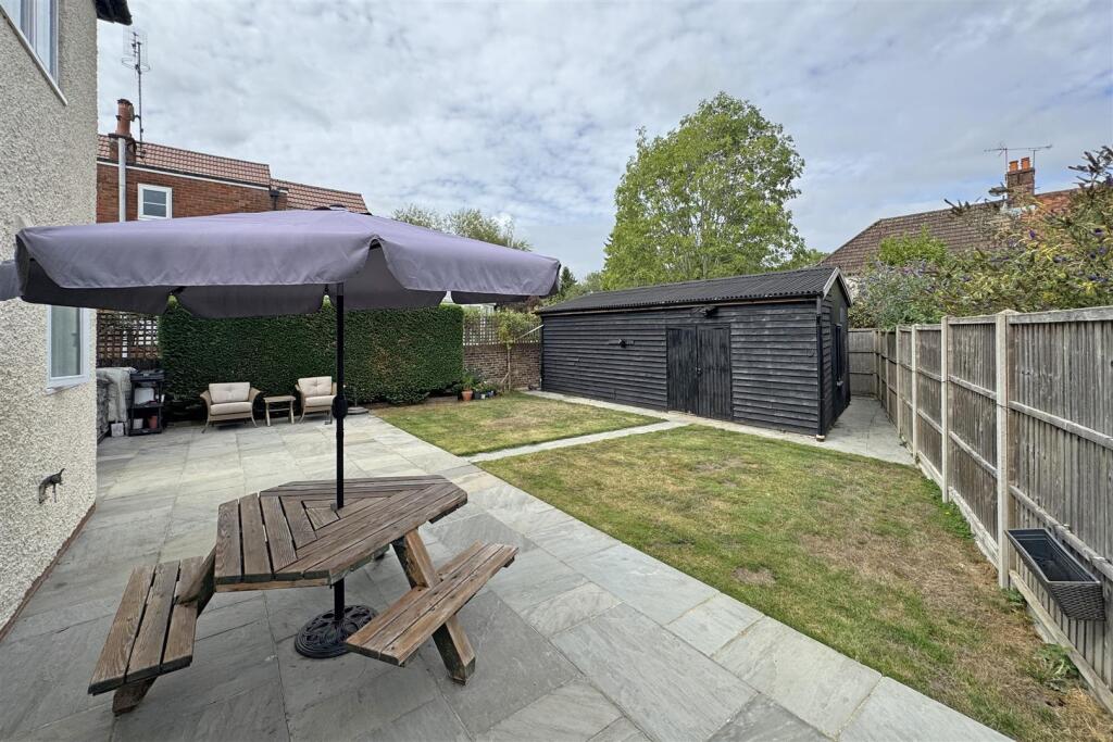 House in Guildford - View 2