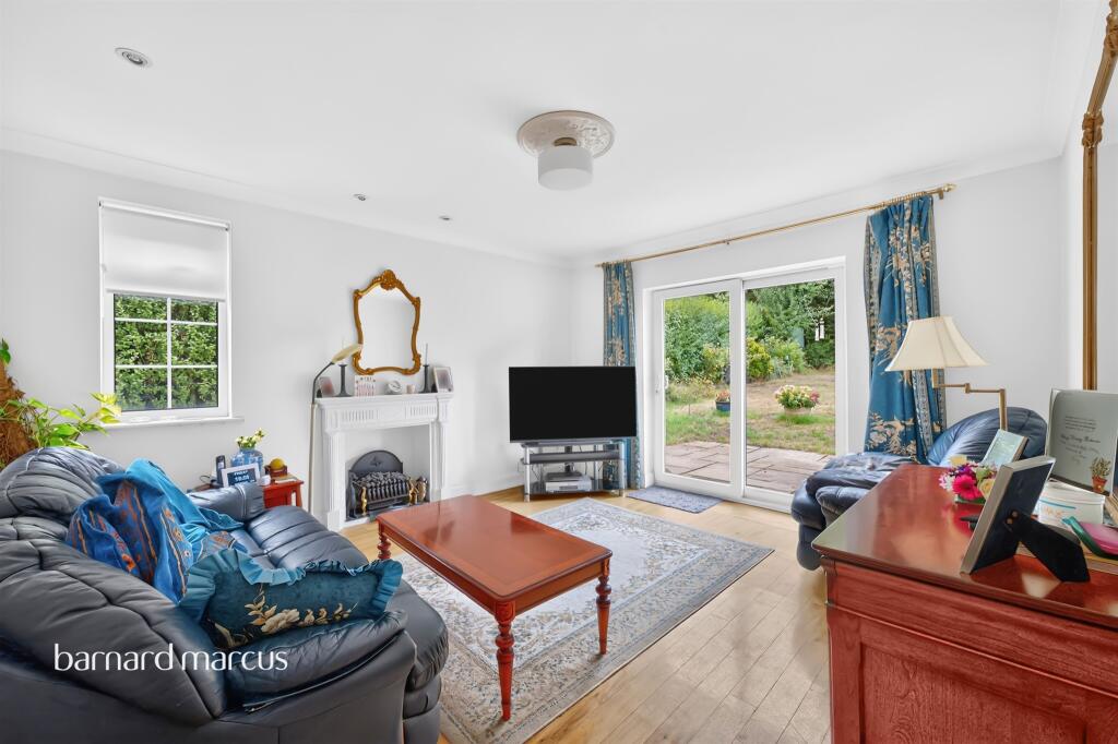 House in Croydon - View 5