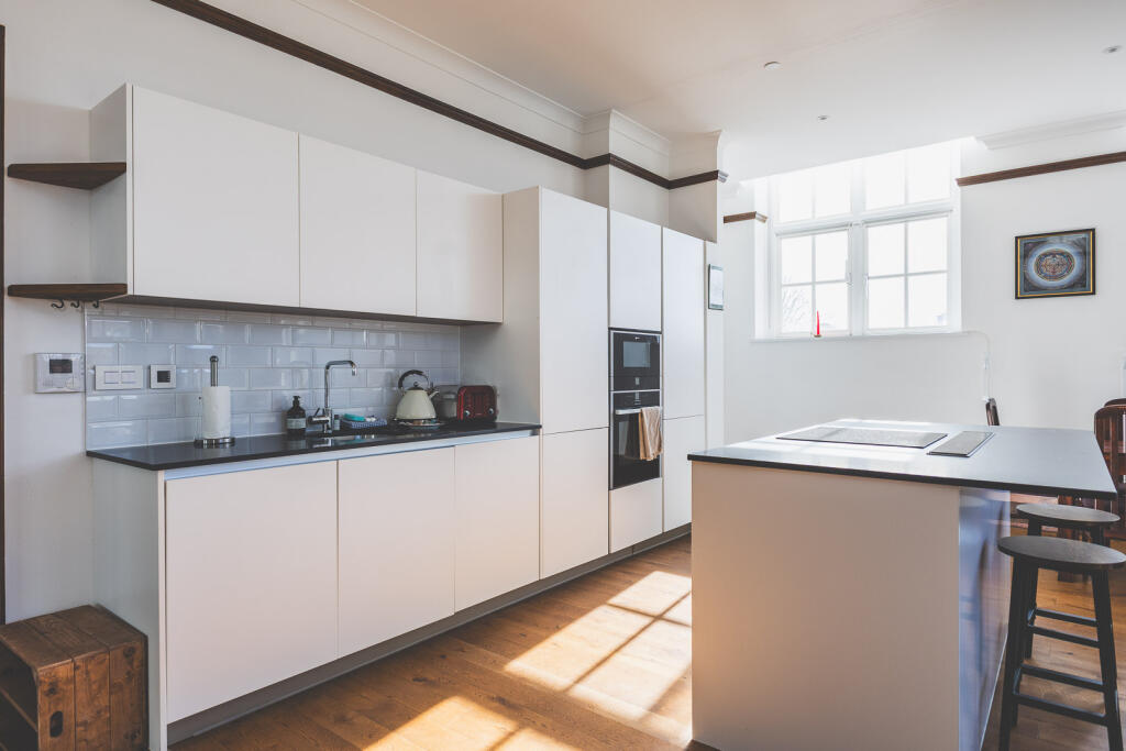Apartment in London - View 5