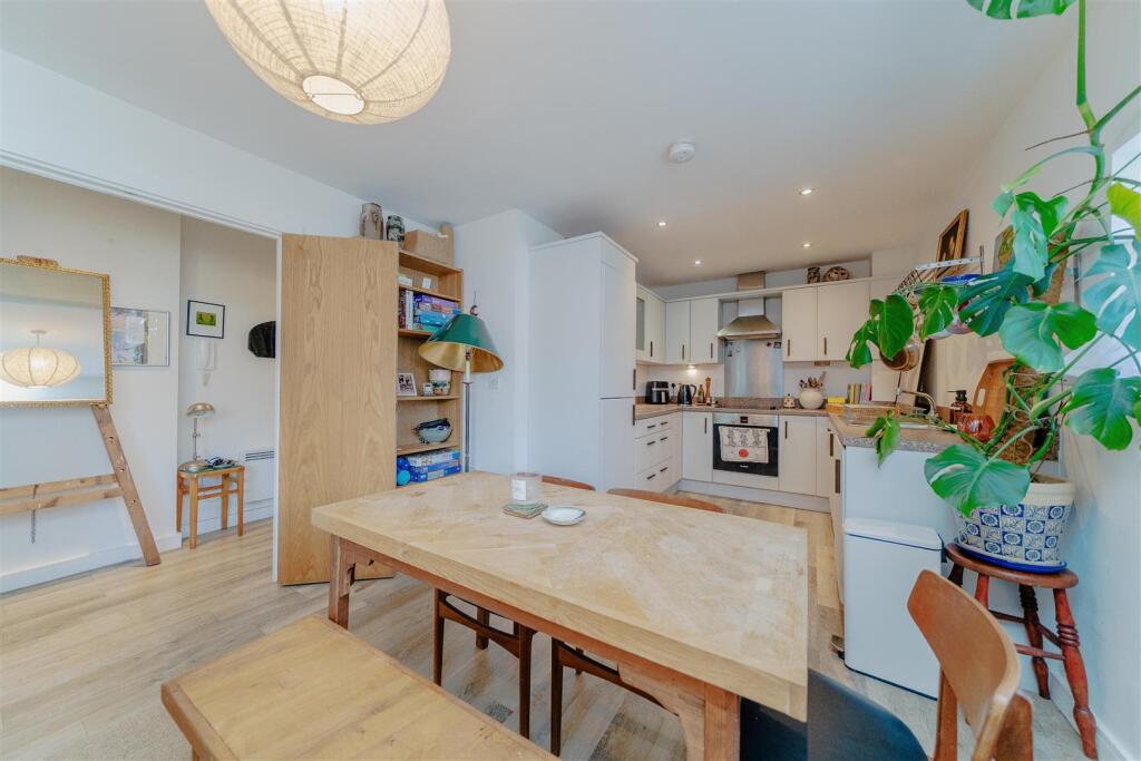Apartment in Birmingham, Kings Heath - More