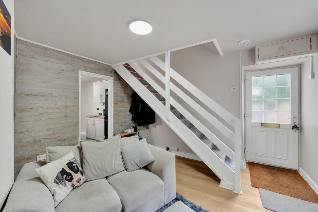 House in Newport - View 3