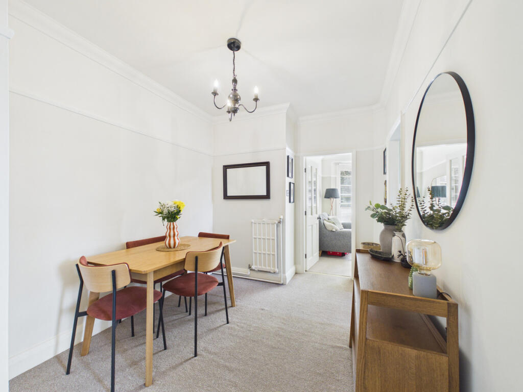 Main image of property: Knighton Park Road, Stoneygate, LE2