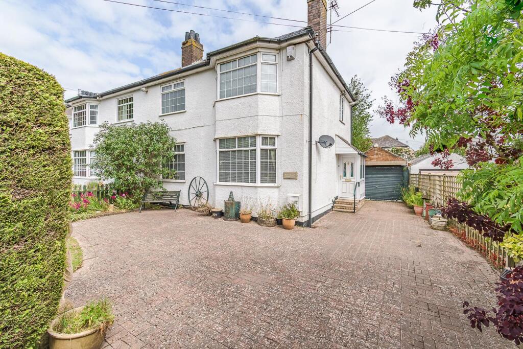 Main image of property: Porth-Y-Castell, Barry
