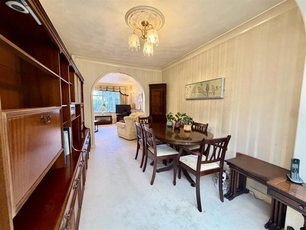 House in Leeds, Great and Little Preston - View 4