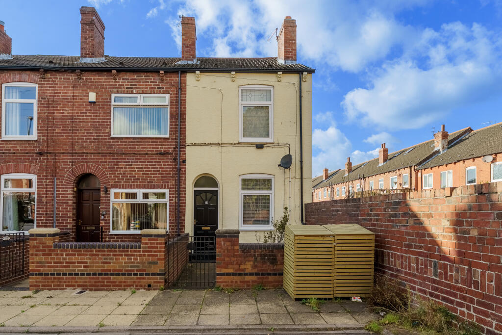 2-bed terraced on Dalton Terrace, Castleford, Wakefield, £160,000