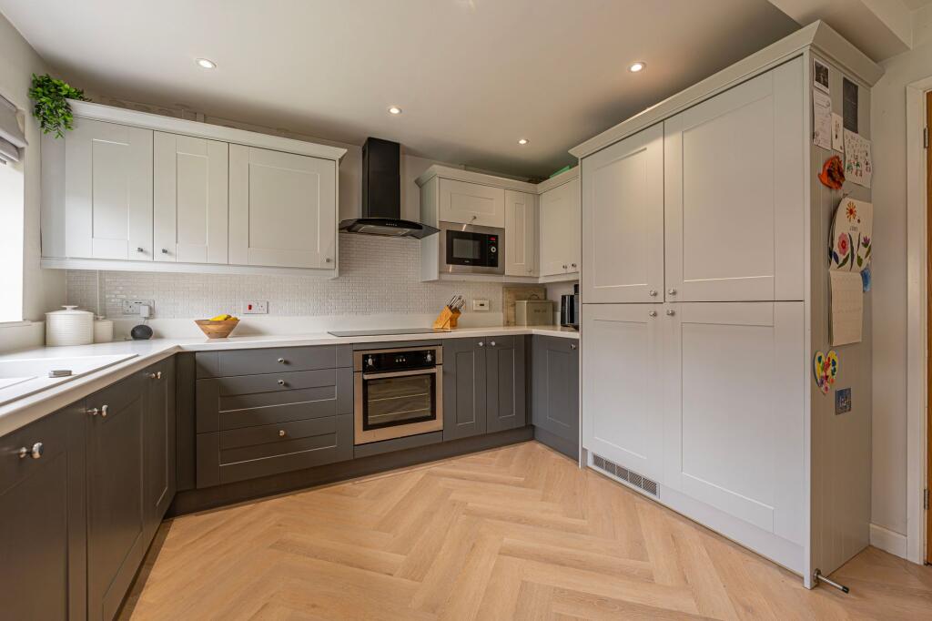 House in Newport, Pentre-Poeth, Graig - More
