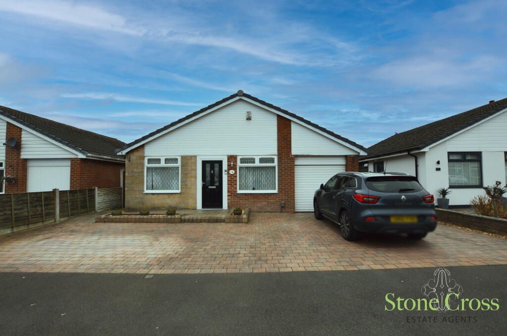 3-bed detached on Rosedale Avenue, Lowton, WA3 2RW, £279,950