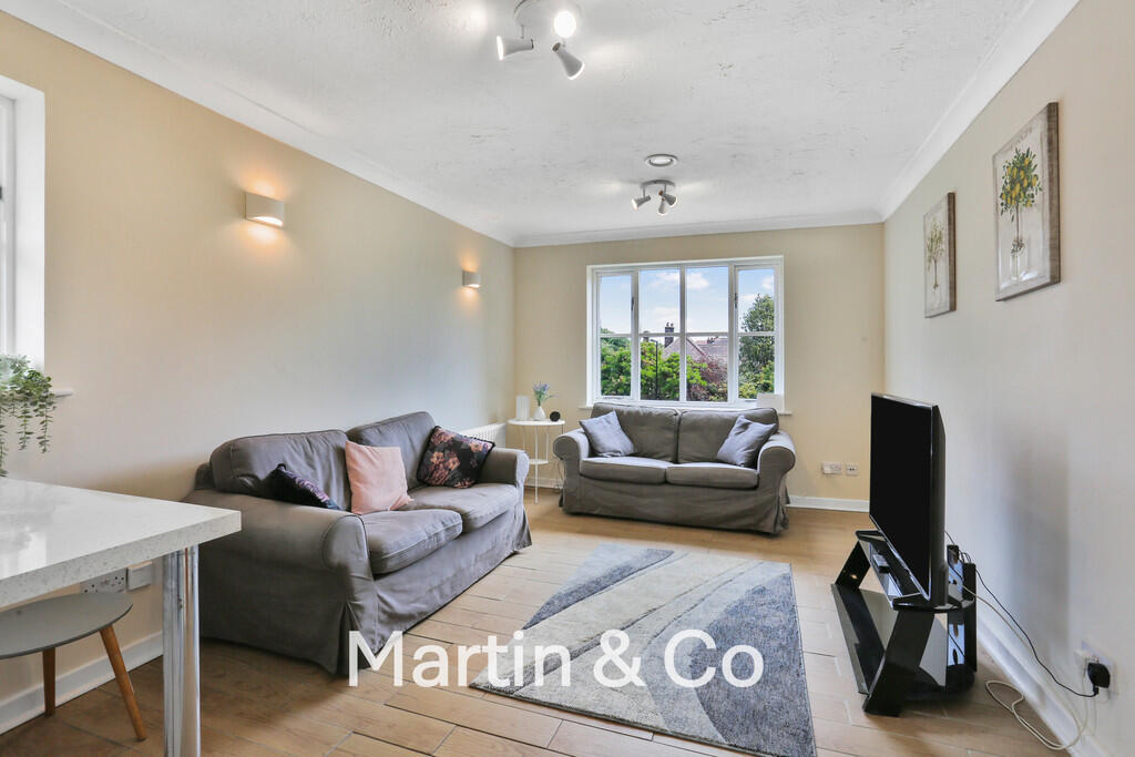 Apartment in Croydon - View 3