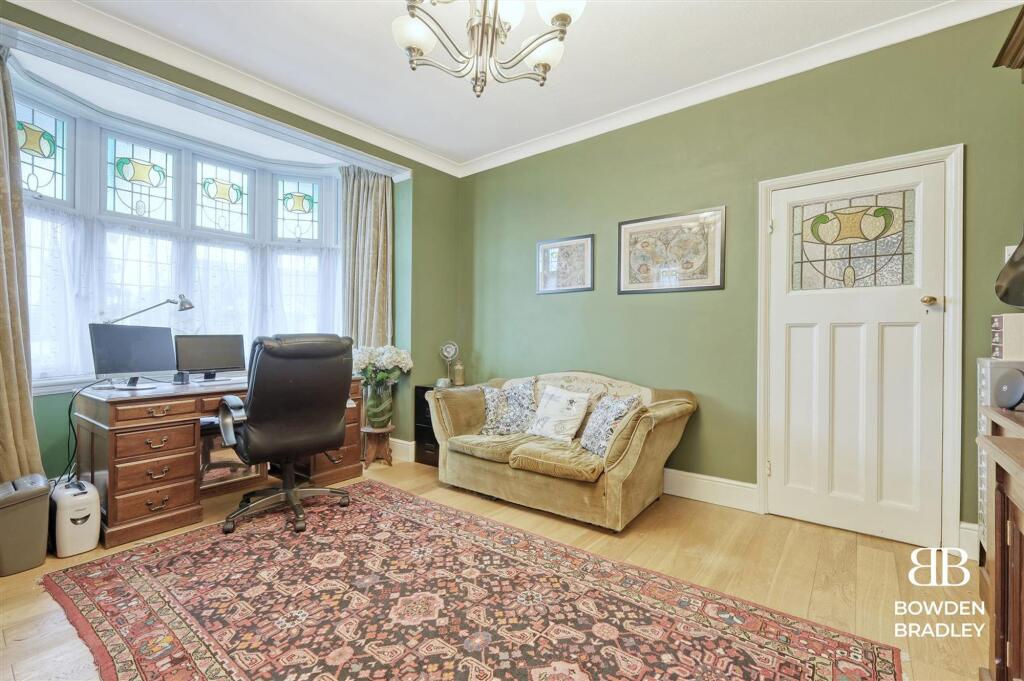 House in London, Goodmayes, Seven Kings - More